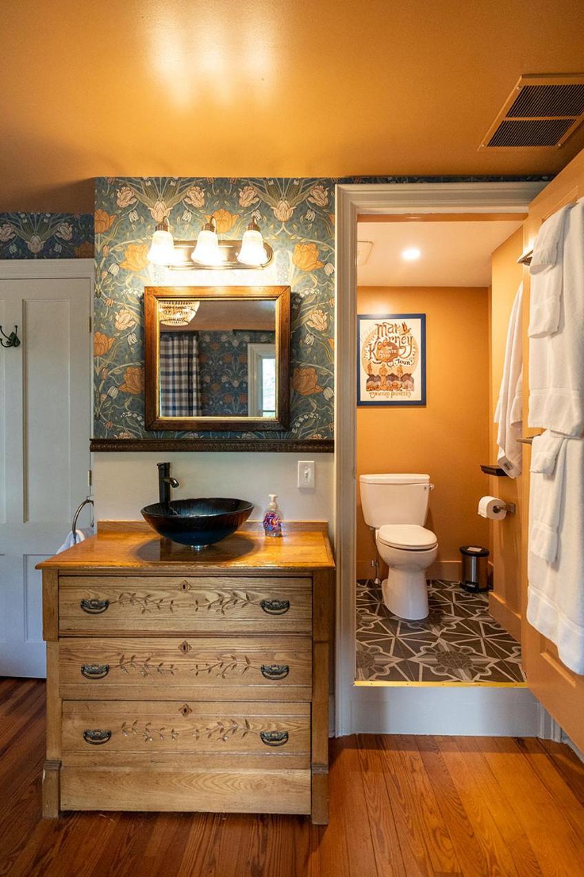 Wilder House Berkshires Bed & Breakfast Sheffield Bagian luar foto